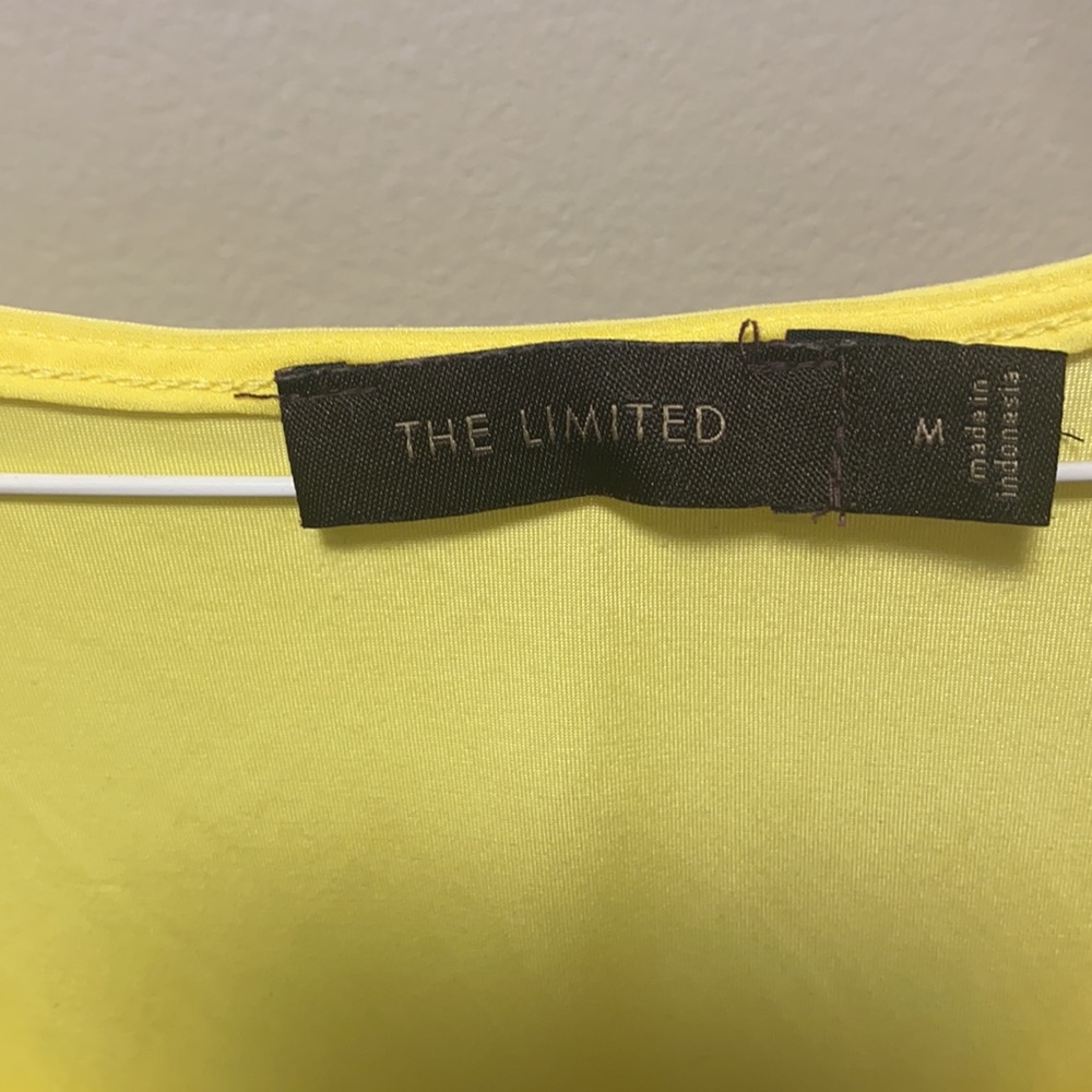 Limited sleeveless top - Picture 2 of 6